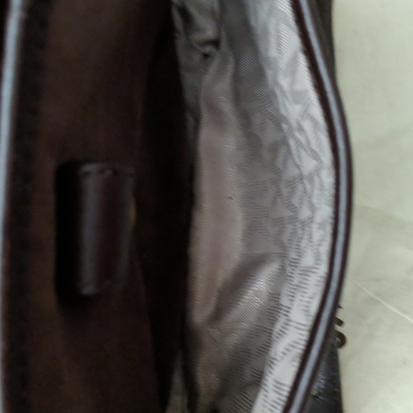 Michael Kors saddle bag - Picture 9 of 14